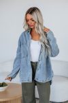 Callahan-Denim-Shacket-Light-Wash_09b3c695-1734-41c3-bf2f-87f90fef45af